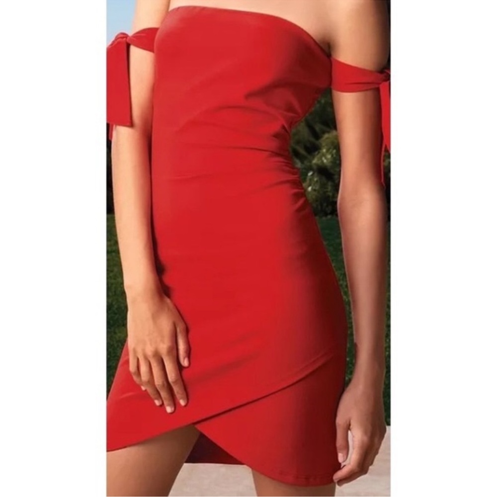 Gianni Bini Red Off-Shoulder Dress